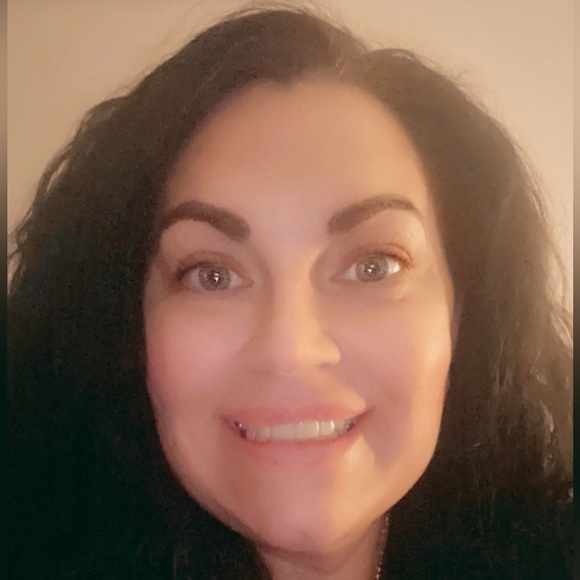 Meet your Posher, Talia - Picture 2 of 2